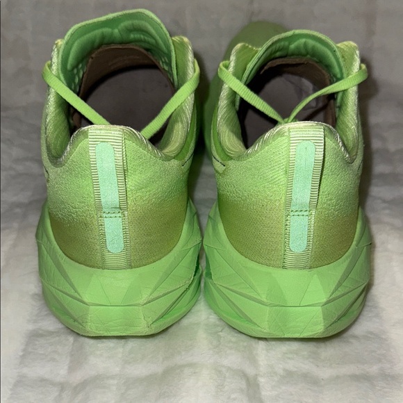 ASICS Novablast 4 Illuminate Green Running Shoes W9.5 2023 - Picture 12 of 16